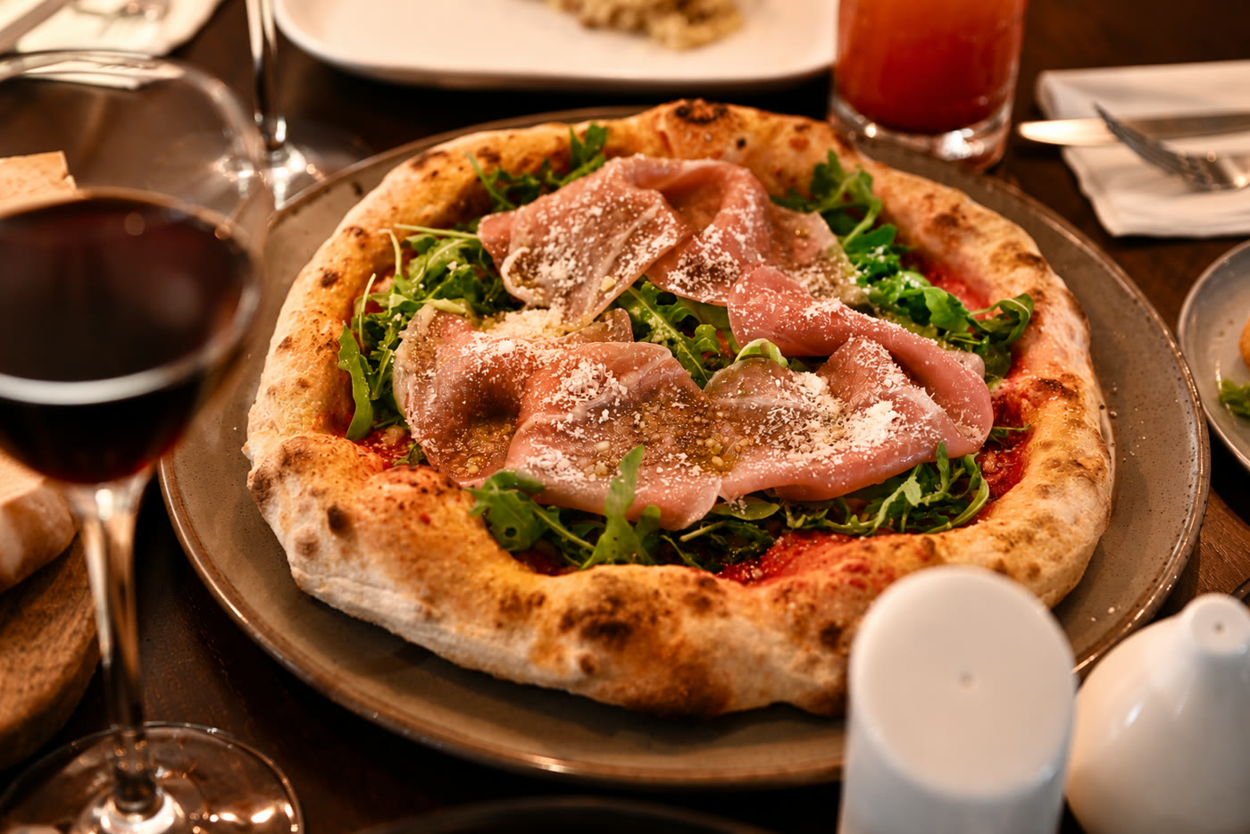 Rucola e Parma pizza